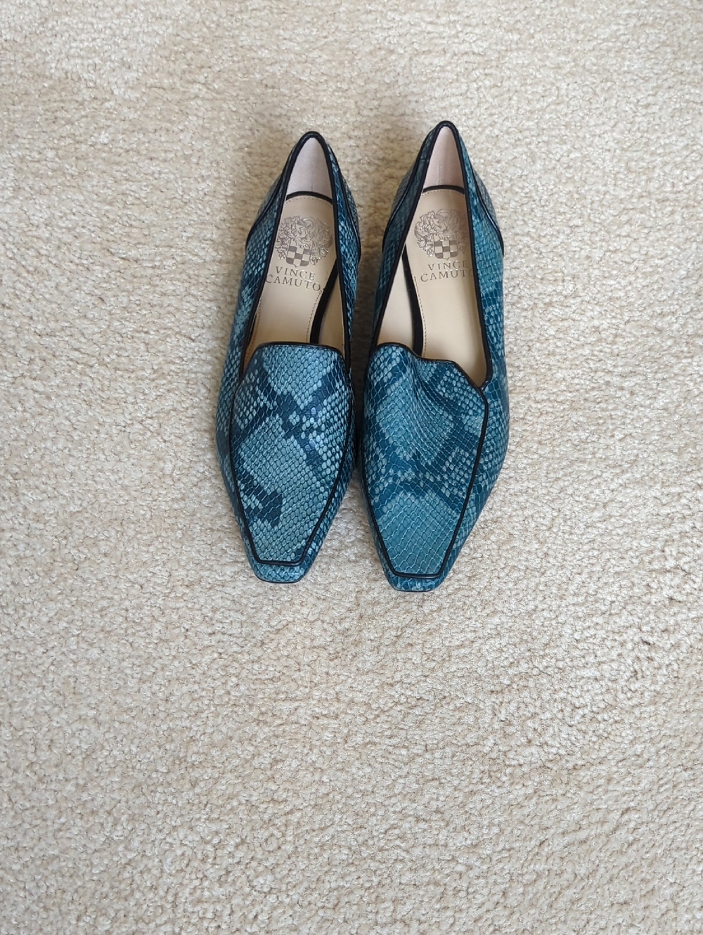 Pretty Two Tone Vince Camuto Loafers